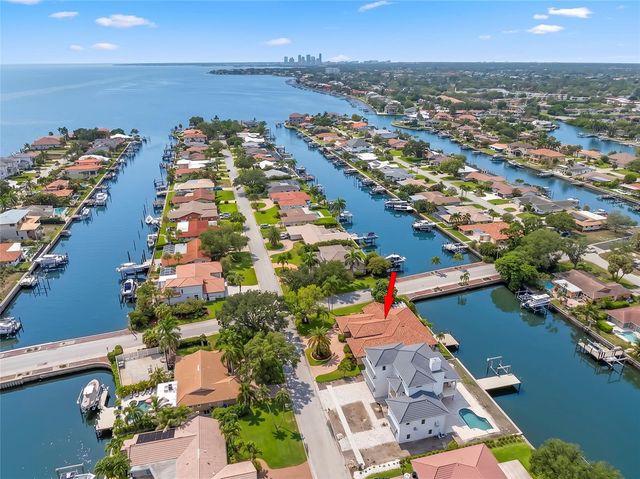 2001 ILLINOIS AVE NE, St Petersburg, FL 33703