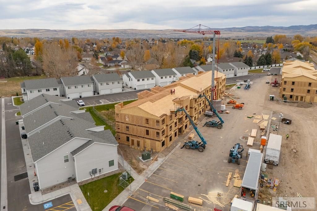 Image 7 of property listing at 796 E Sunnyside Road # 103, Idaho Falls, ID 83401