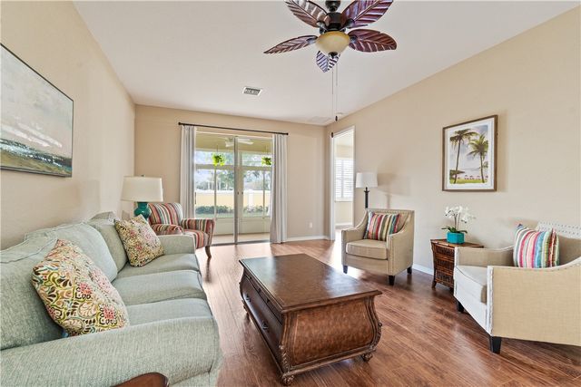 6405 Oxford Circle 102B, Vero Beach, FL 32966