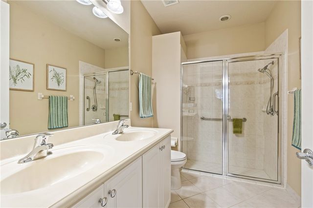 6405 Oxford Circle 102B, Vero Beach, FL 32966