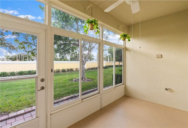 6405 Oxford Circle 102B, Vero Beach, FL 32966