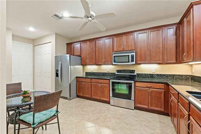 6405 Oxford Circle 102B, Vero Beach, FL 32966