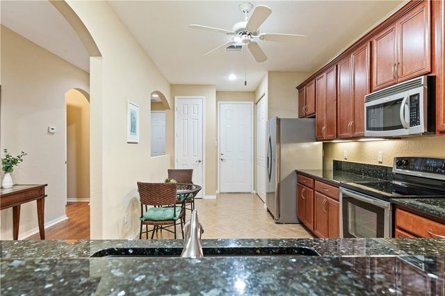 6405 Oxford Circle 102B, Vero Beach, FL 32966