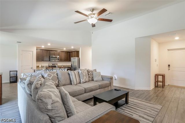4204 NW 39th ST, Cape Coral, FL 33993