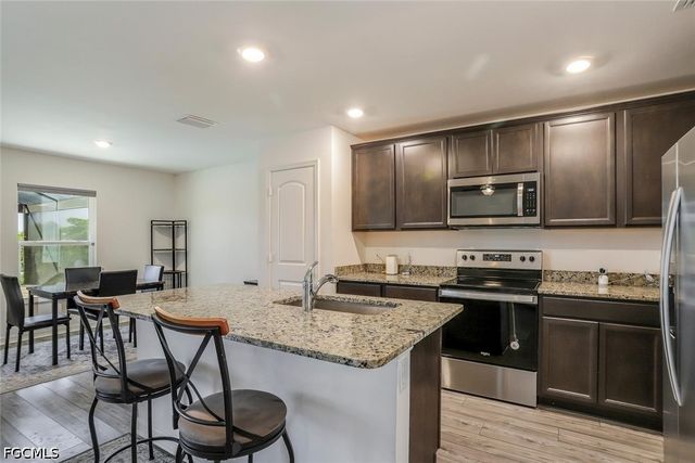 4204 NW 39th ST, Cape Coral, FL 33993