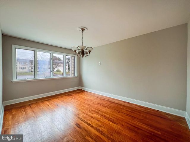 10 MAKEFIELD RD, Morrisville, PA 19067