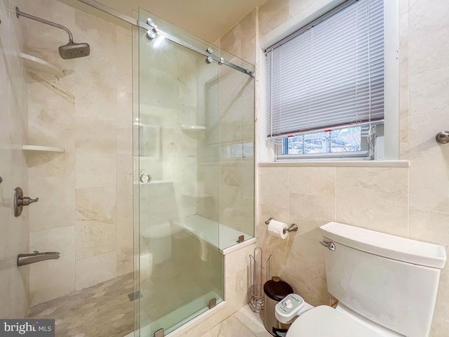 10 MAKEFIELD RD, Morrisville, PA 19067