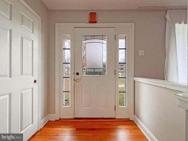 10 MAKEFIELD RD, Morrisville, PA 19067