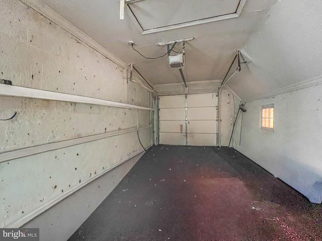 10 MAKEFIELD RD, Morrisville, PA 19067