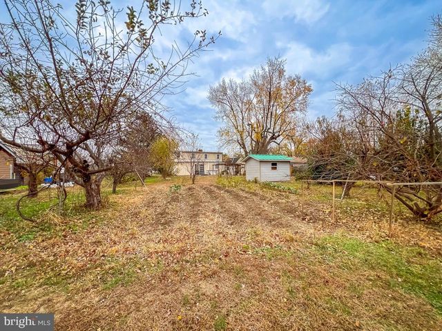 10 MAKEFIELD RD, Morrisville, PA 19067