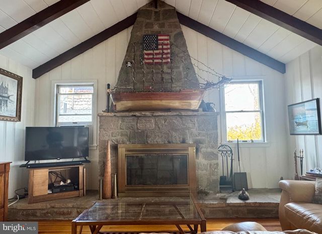 852 RIVERSIDE DR, Pasadena, MD 21122