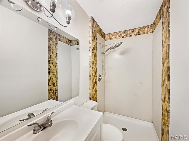 19 Deerpath Drive, St Peters, MO 63376