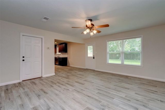 11911 24th Street, Santa Fe, TX 77510