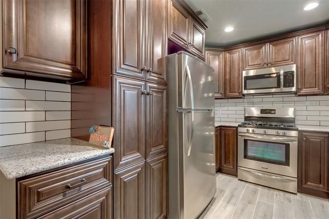 11911 24th Street, Santa Fe, TX 77510