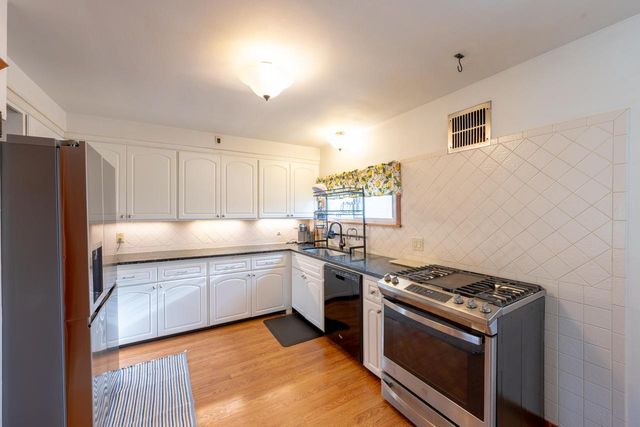 101 E Clovernook LANE, Glendale, WI 53217