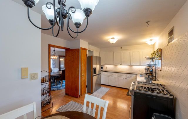 101 E Clovernook LANE, Glendale, WI 53217