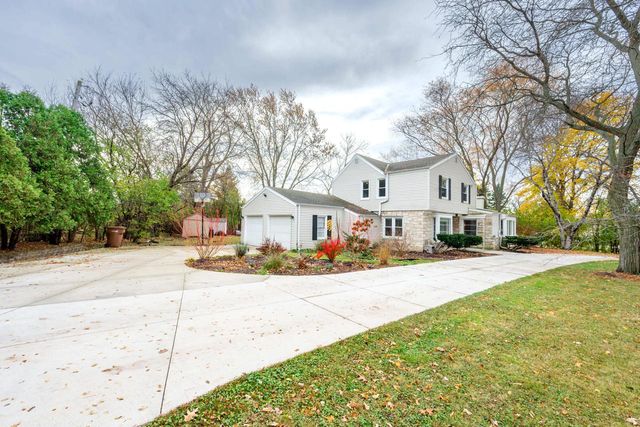 101 E Clovernook LANE, Glendale, WI 53217