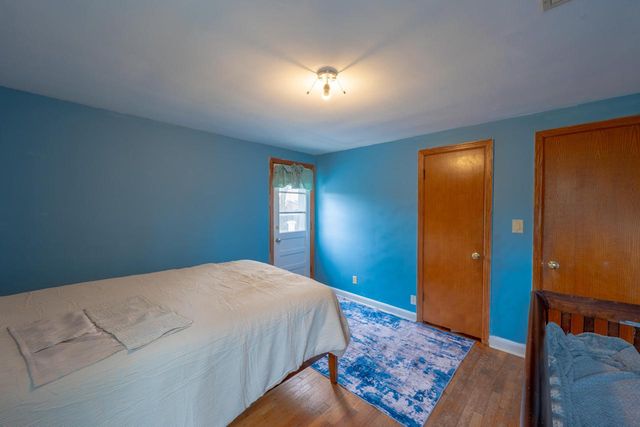 101 E Clovernook LANE, Glendale, WI 53217