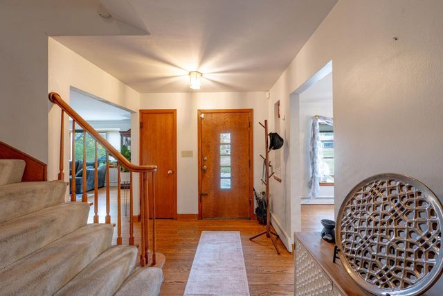 101 E Clovernook LANE, Glendale, WI 53217