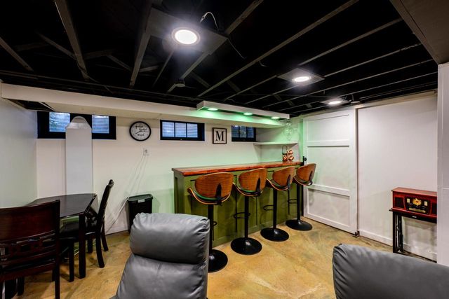 101 E Clovernook LANE, Glendale, WI 53217