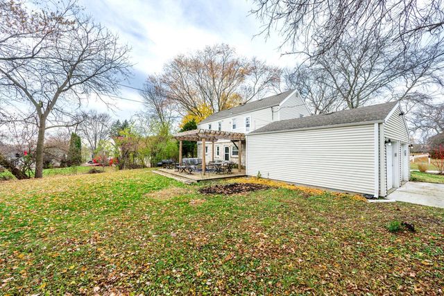 101 E Clovernook LANE, Glendale, WI 53217