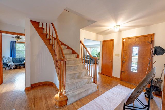 101 E Clovernook LANE, Glendale, WI 53217