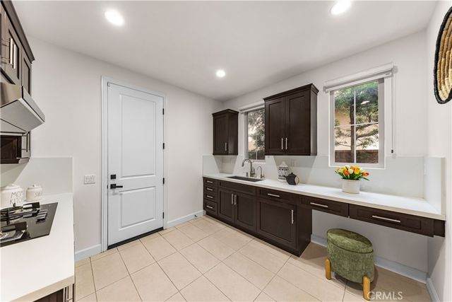 139 Sunset, Irvine, CA 92602