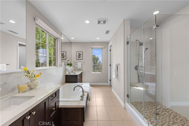 139 Sunset, Irvine, CA 92602