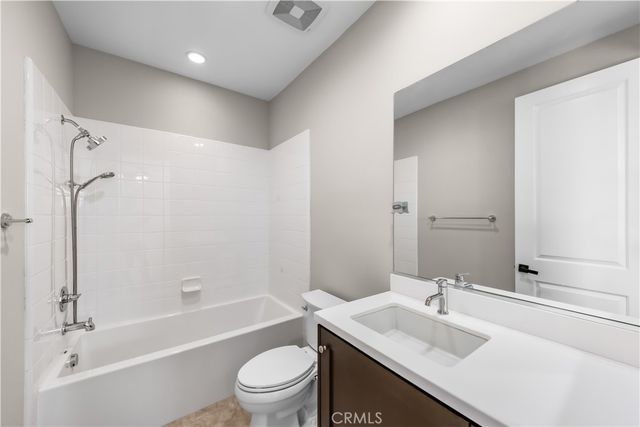 139 Sunset, Irvine, CA 92602