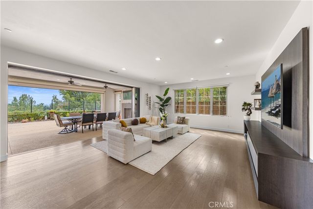139 Sunset, Irvine, CA 92602