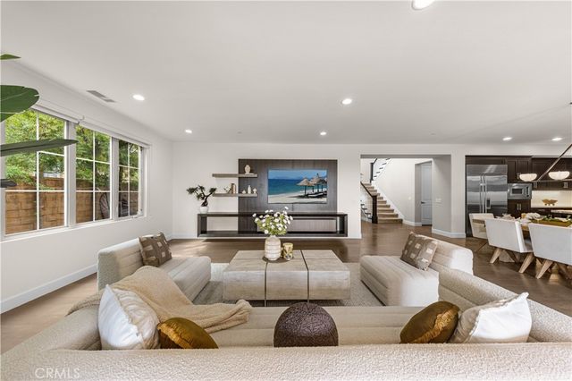 139 Sunset, Irvine, CA 92602