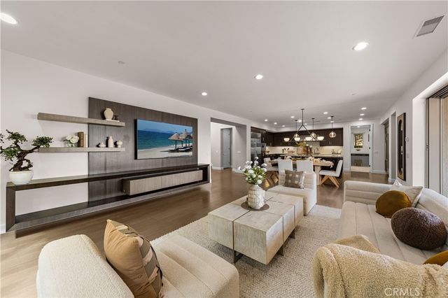 139 Sunset, Irvine, CA 92602