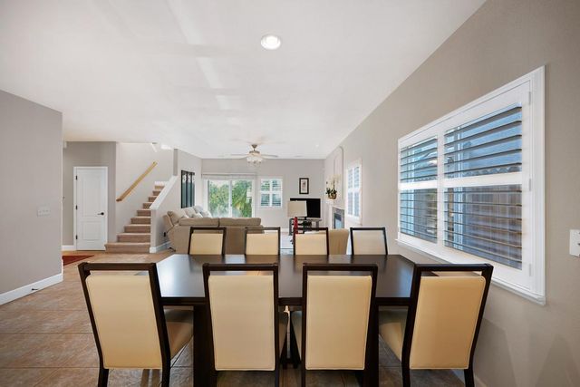 9 Waters Cove Ct, Sacramento, CA 95831