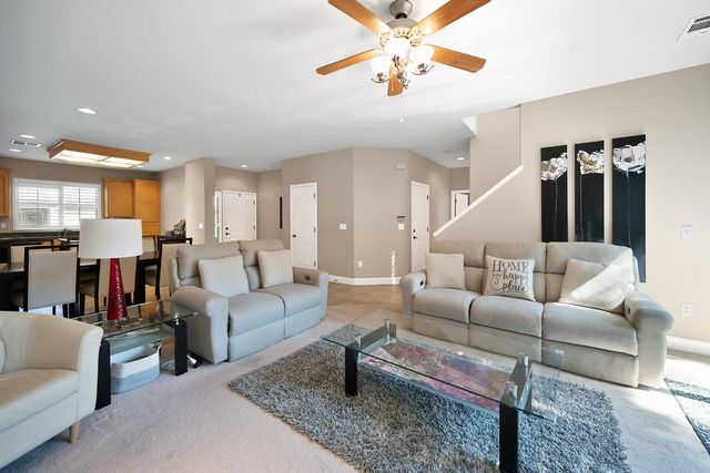 9 Waters Cove Ct, Sacramento, CA 95831