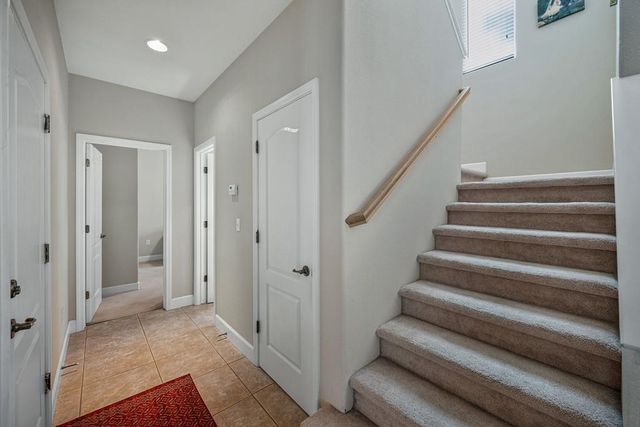 9 Waters Cove Ct, Sacramento, CA 95831