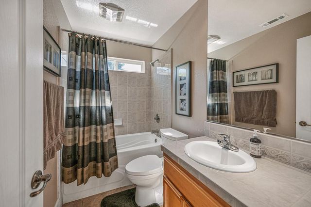 9 Waters Cove Ct, Sacramento, CA 95831