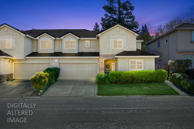 9 Waters Cove Ct, Sacramento, CA 95831