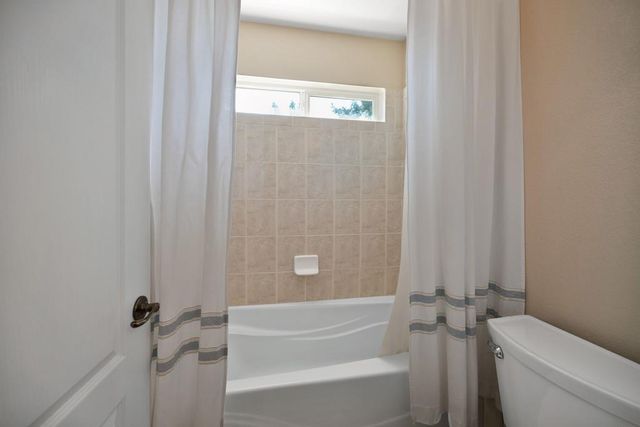 9 Waters Cove Ct, Sacramento, CA 95831