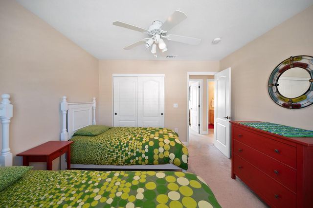 9 Waters Cove Ct, Sacramento, CA 95831