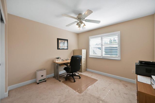 9 Waters Cove Ct, Sacramento, CA 95831