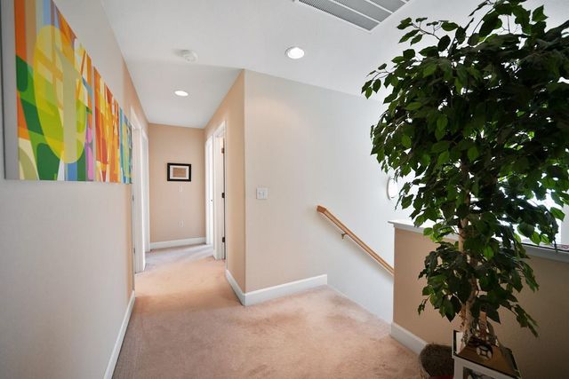 9 Waters Cove Ct, Sacramento, CA 95831