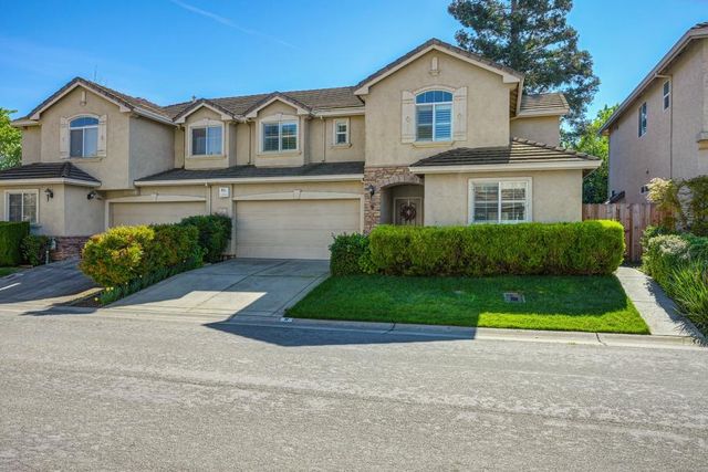 9 Waters Cove Ct, Sacramento, CA 95831