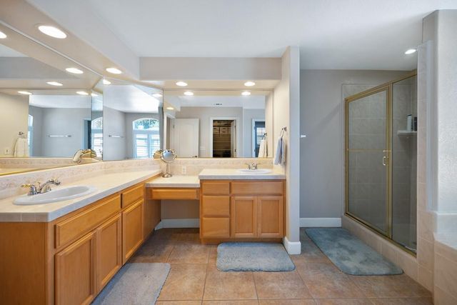 9 Waters Cove Ct, Sacramento, CA 95831