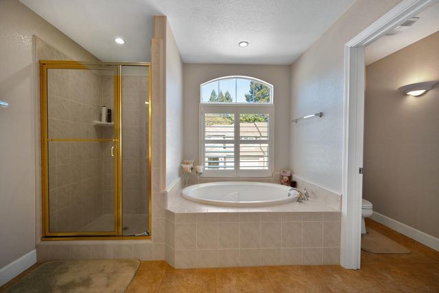 9 Waters Cove Ct, Sacramento, CA 95831