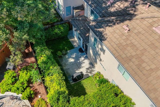 9 Waters Cove Ct, Sacramento, CA 95831