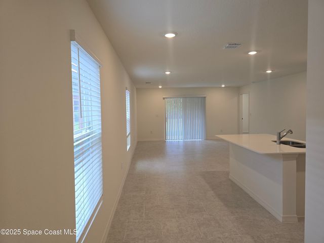 551 SW Richmond Circle, Palm Bay, FL 32908