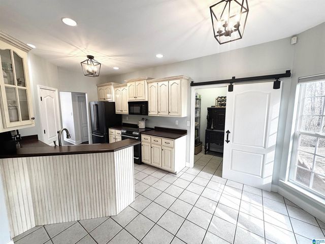 194 MAGNOLIA DRIVE, Warrior, AL 35180