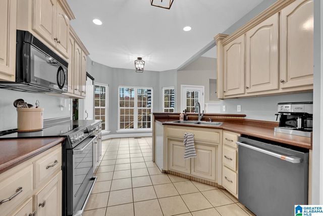 194 MAGNOLIA DRIVE, Warrior, AL 35180