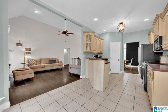 194 MAGNOLIA DRIVE, Warrior, AL 35180