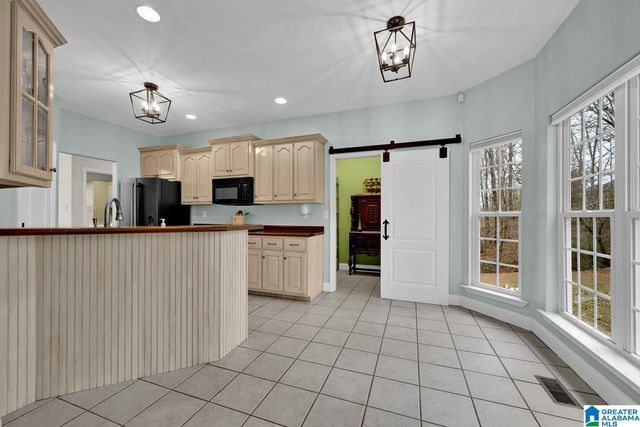 194 MAGNOLIA DRIVE, Warrior, AL 35180